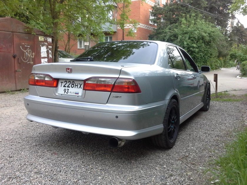 Honda Torneo сзади