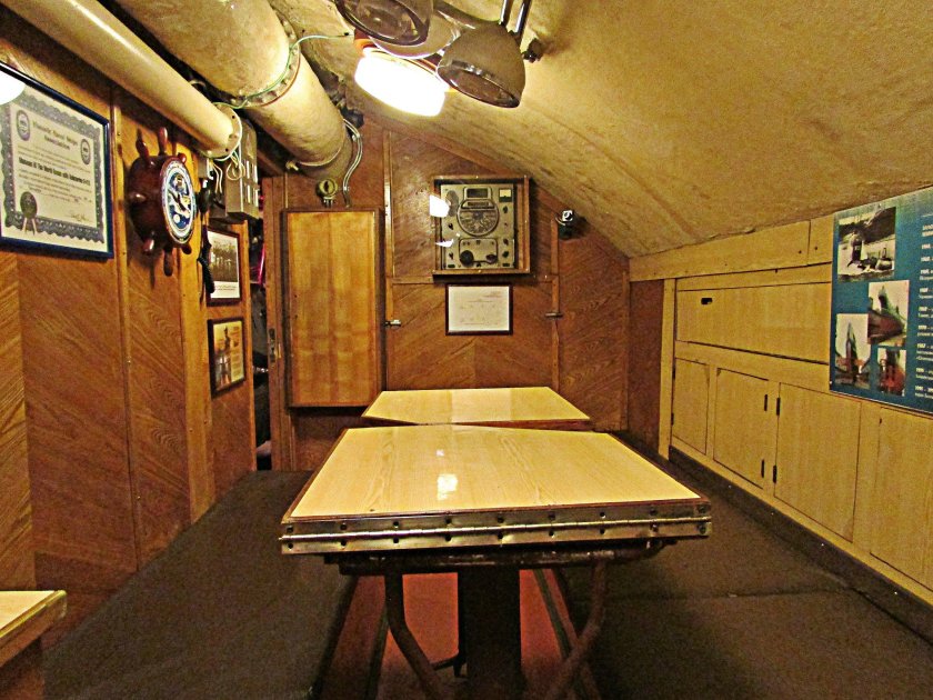 Подводная лодка акула каюты