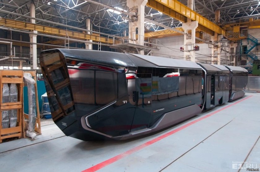 Трамвай УВЗ r1