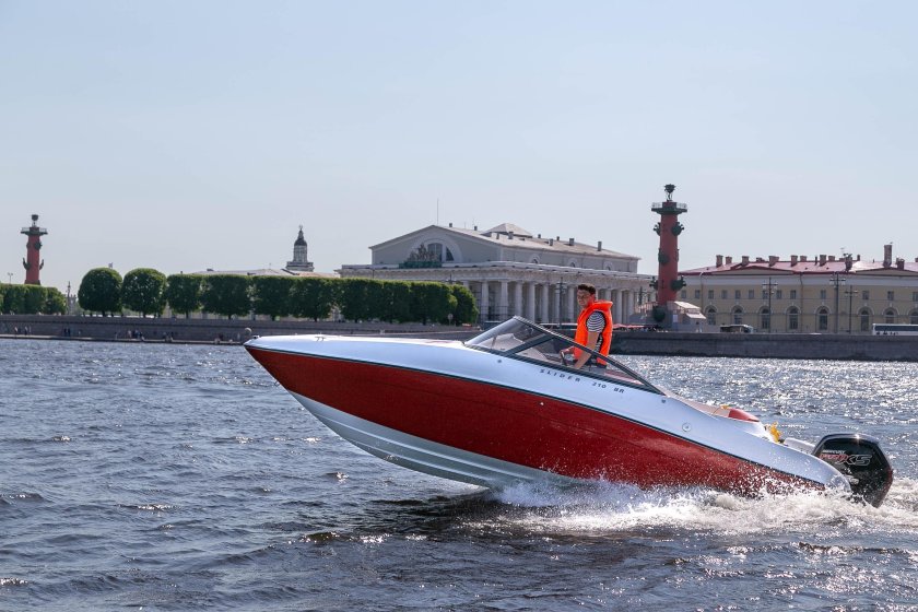 Катер на Неве Санкт-Петербург
