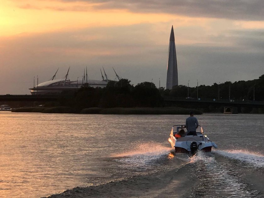 Катер на Неве Санкт-Петербург