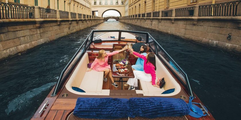 Прогулка на катере СПБ