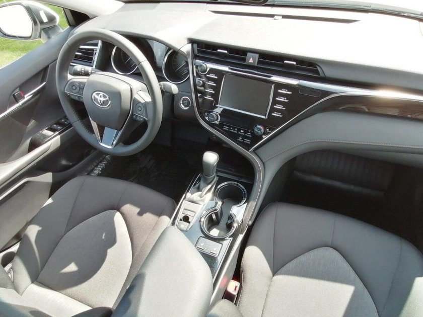 Тойота Камри 2.5 2021