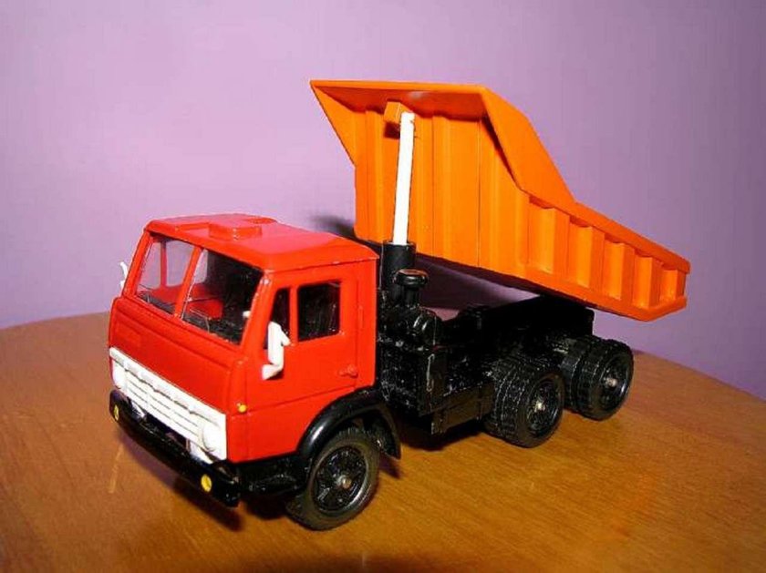 КАМАЗ игрушка 90е