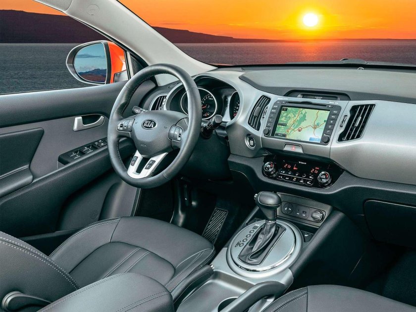 Киа Спортейдж 2015 года салон
