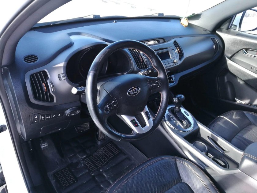 Салон Kia Sportage 2.0