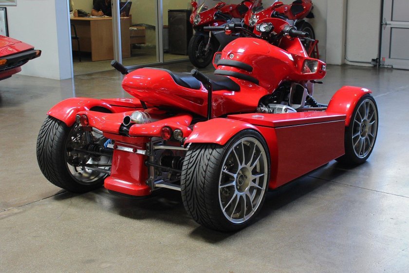 Шоссейный квадроцикл БМВ