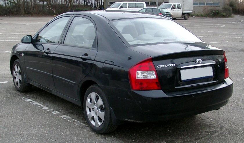 Kia Cerato 2004-2006 седан