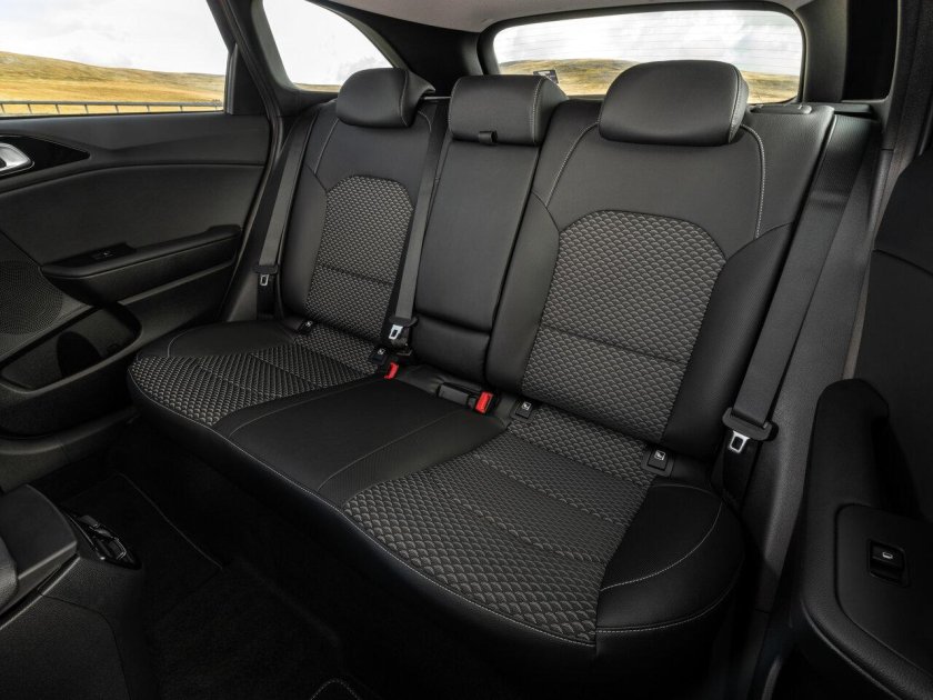 Kia Ceed SW 2022 салон