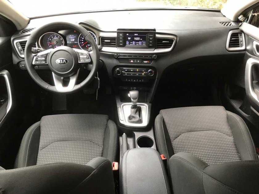 Kia Ceed 3 универсал салон