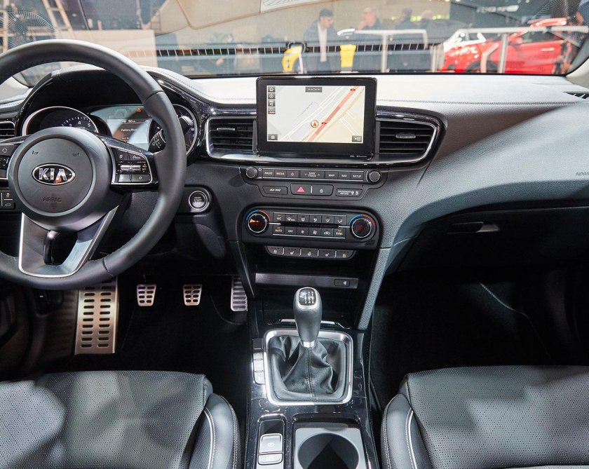 Салон Киа СИД 2018 года