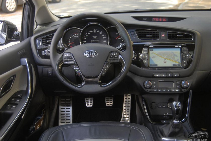 Kia Ceed 2 салон