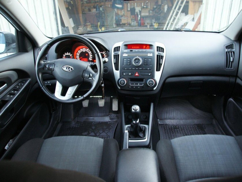 Ceed 2010 салон