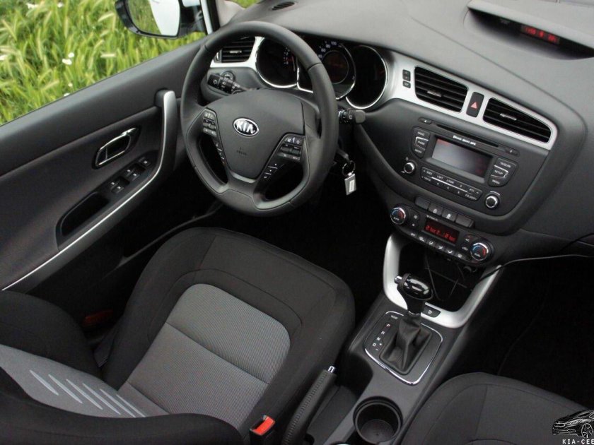 Kia Ceed 2 салон