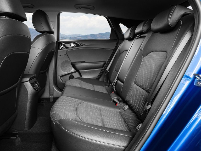 Киа СИД хэтчбек 2021 салон