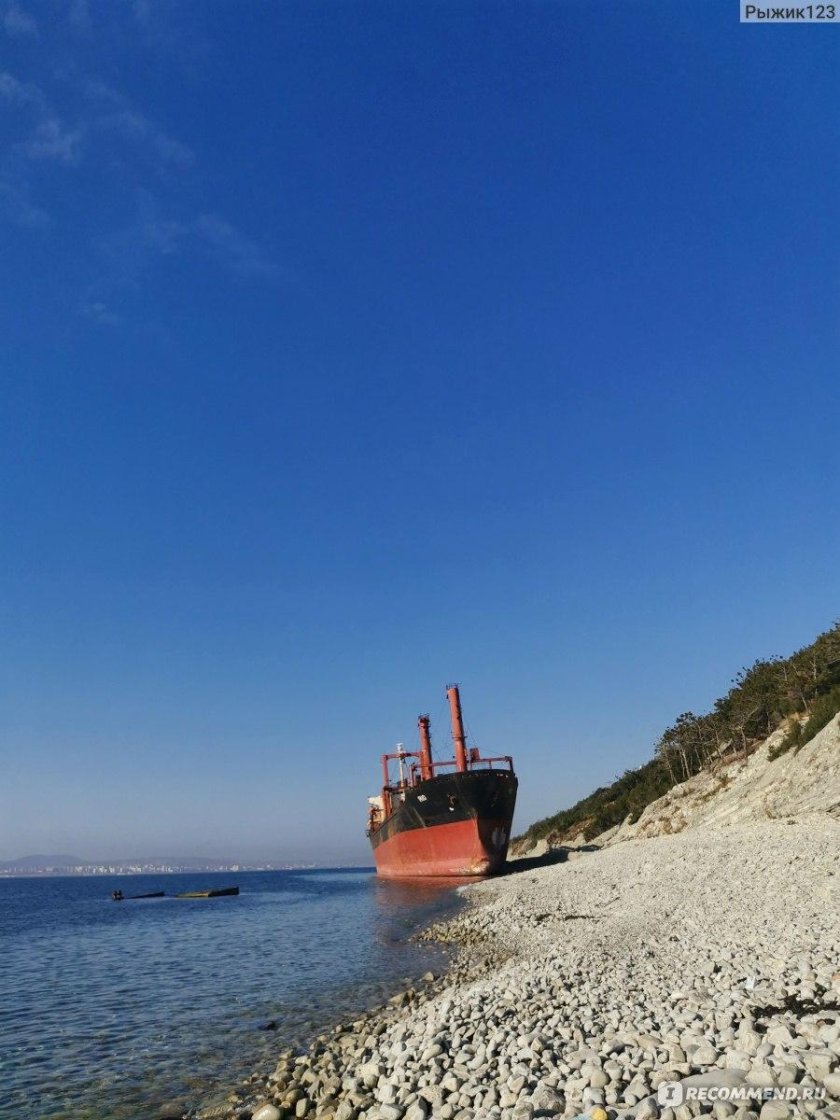 Севший на мель сухогруз Rio, село Кабардинка