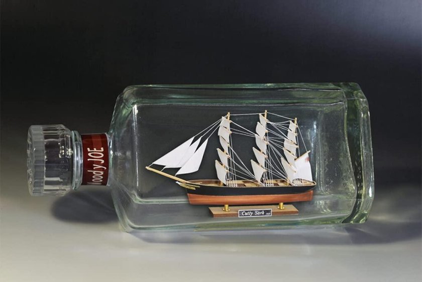 Catalan ship корабль в бутылке