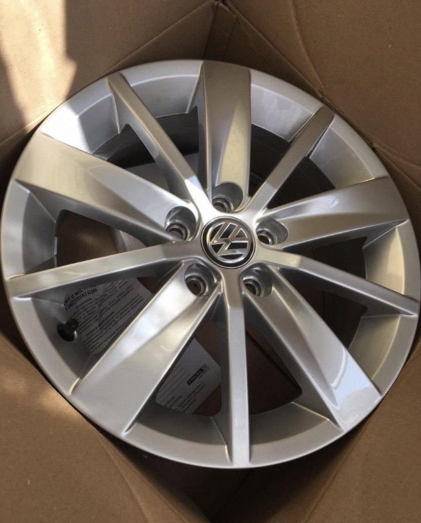 Штатные диски поло седан r15