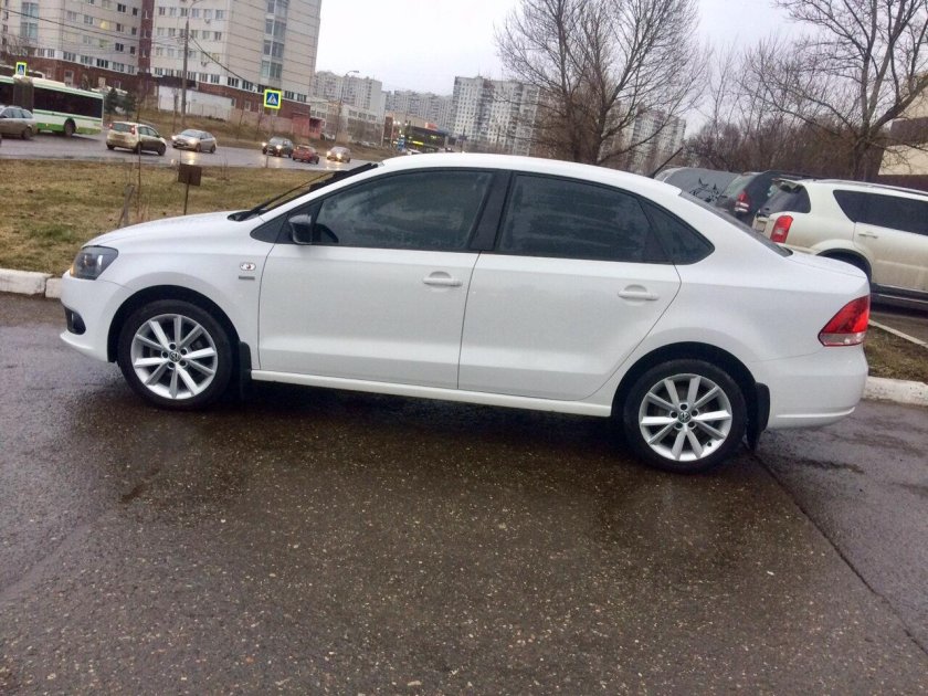 Поло седан r16 от Рапида