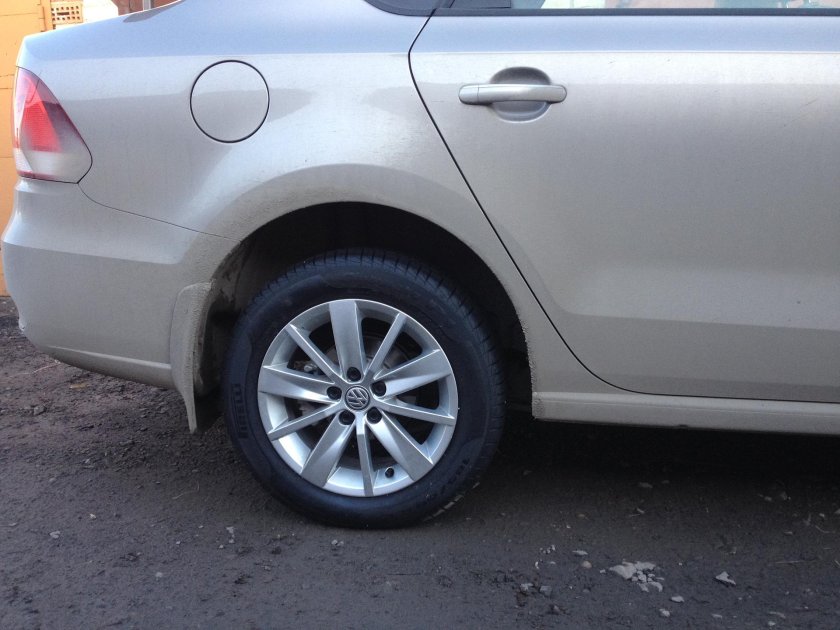 Штатные диски поло седан r15