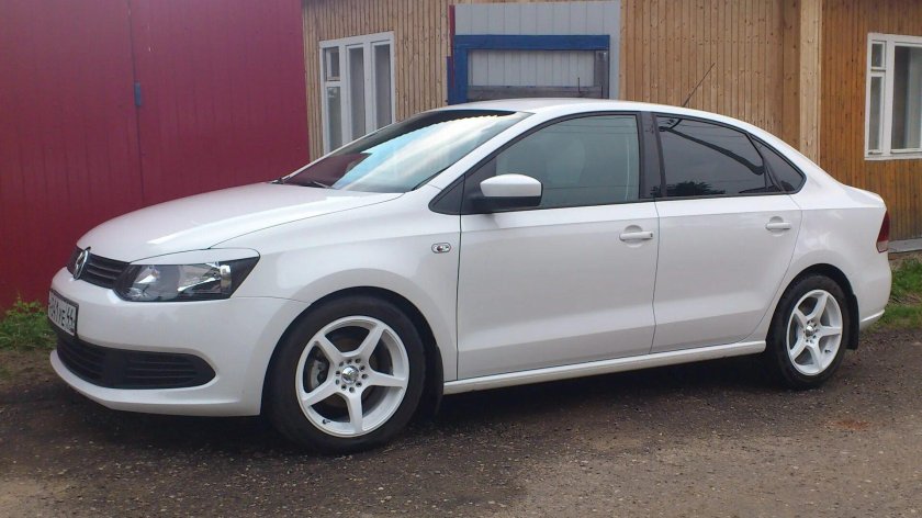 Фольксваген поло 2013 седан белый