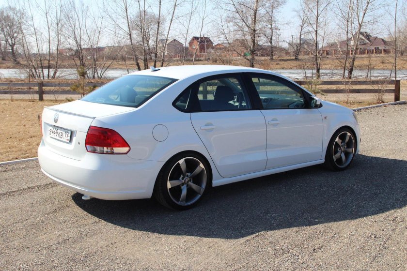 Фольксваген поло r17