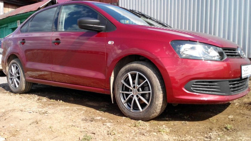 Volkswagen Polo на 14 дисках