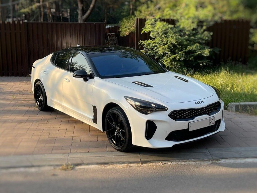 Киа Стингер 2018 белый