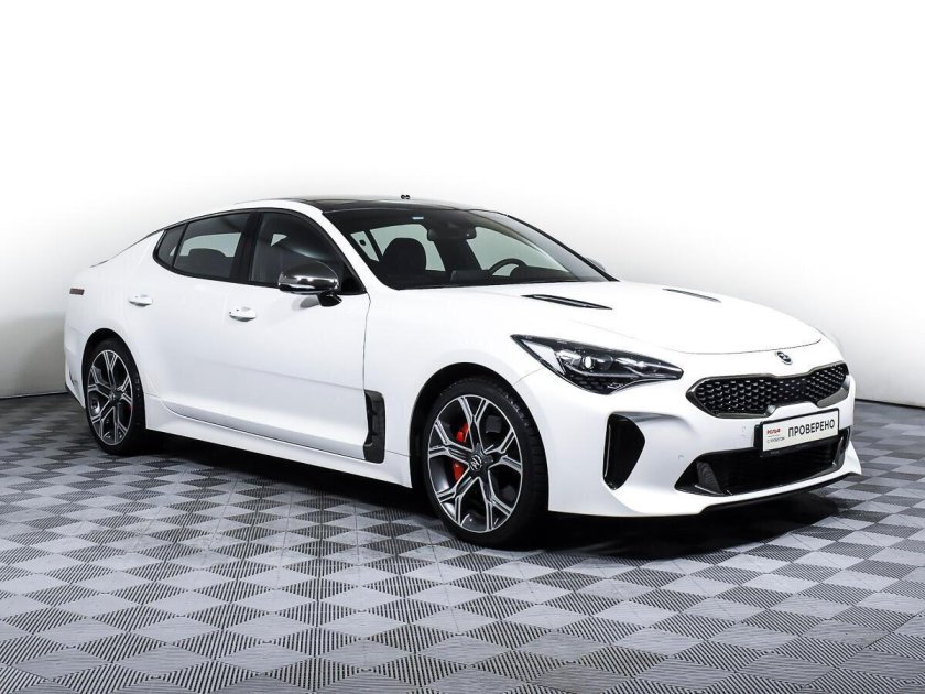 Киа Стингер 2021 белая