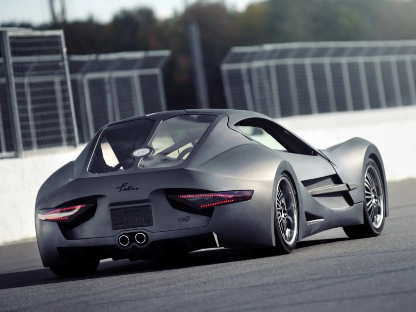 Канадский суперкар Фелино