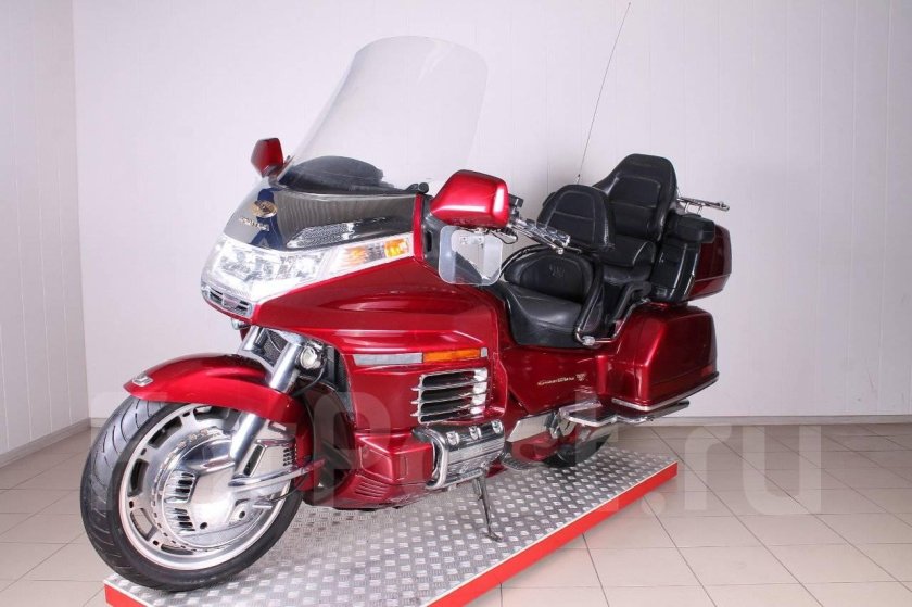 Goldwing 1500 красный