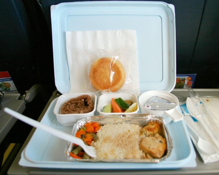 Контейнер для еды в самолете