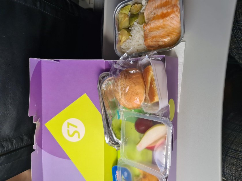 Еда из самолета