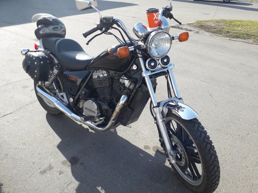 Хонда NV 750 Custom