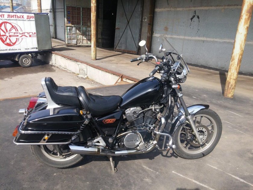 Мотоцикл Honda nv750 Custom