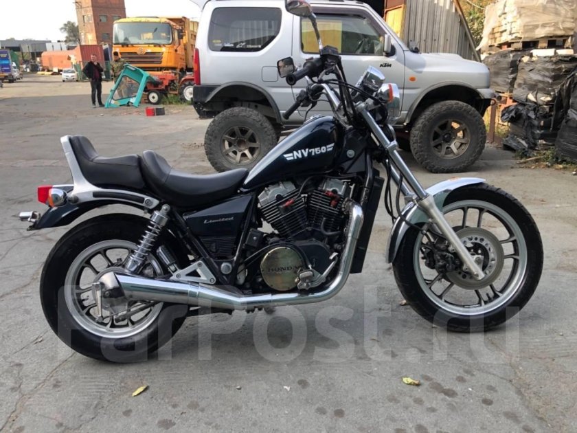 Honda NV 750 Custom