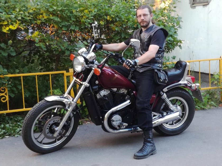 Мотоцикл Honda nv750 Custom