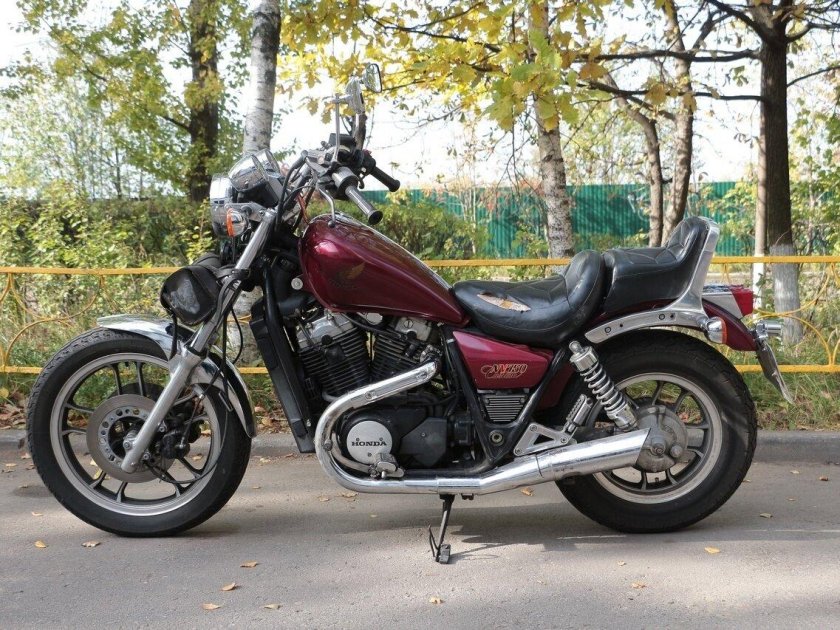 Honda NV 750