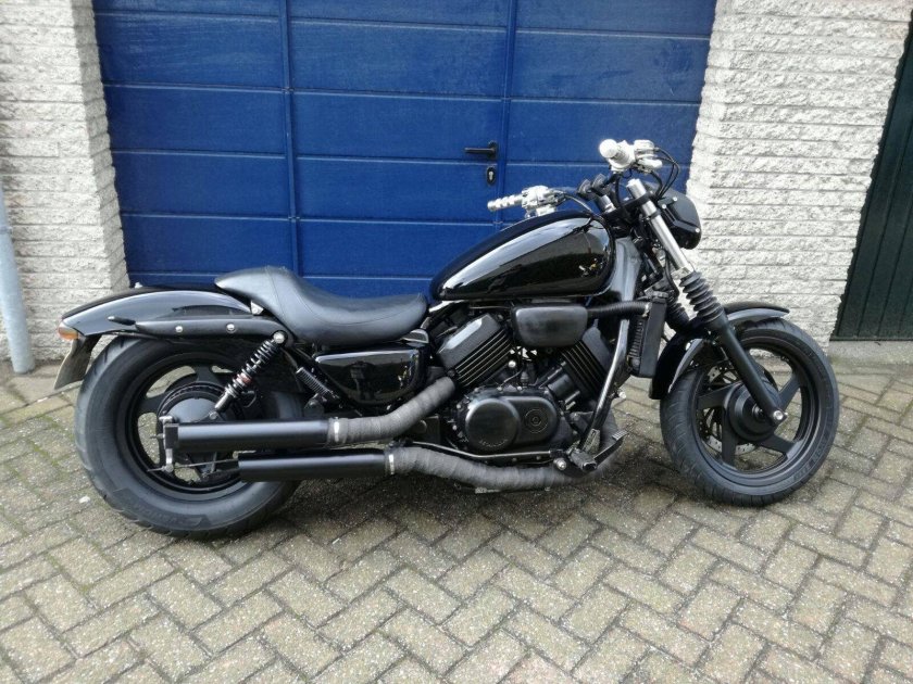 Honda Magna 750 Custom