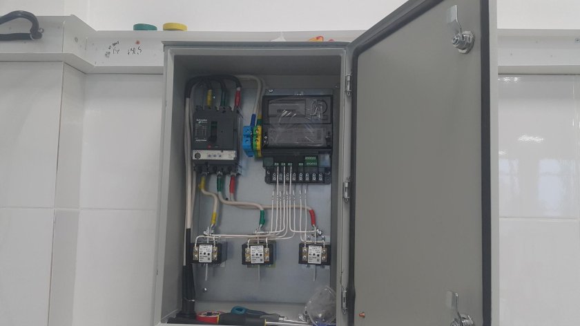 Щит вводной распределительный 380 15 кв