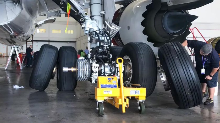 Колесо самолета