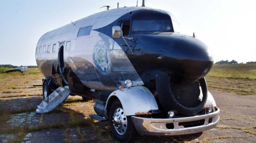 Самолет дом на колесах