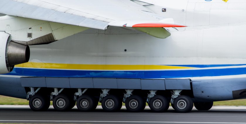 АН-225 Мрия шасси