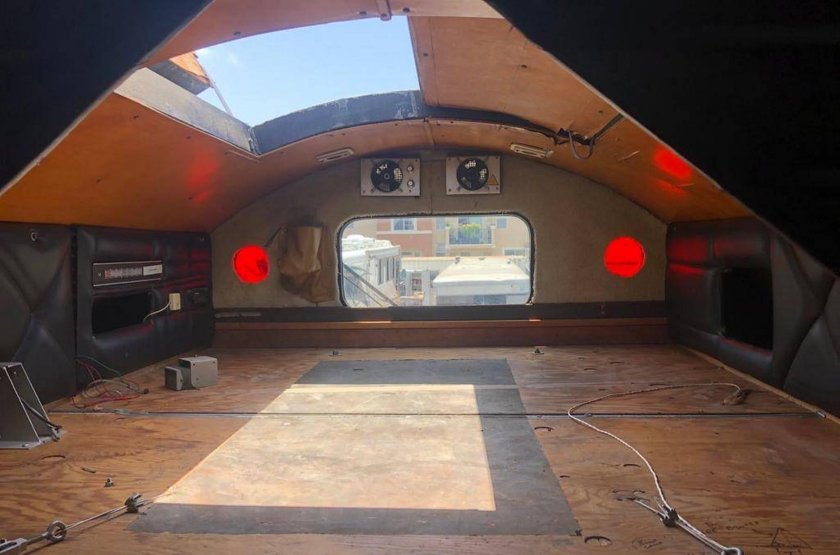 Самолет дом на колесах