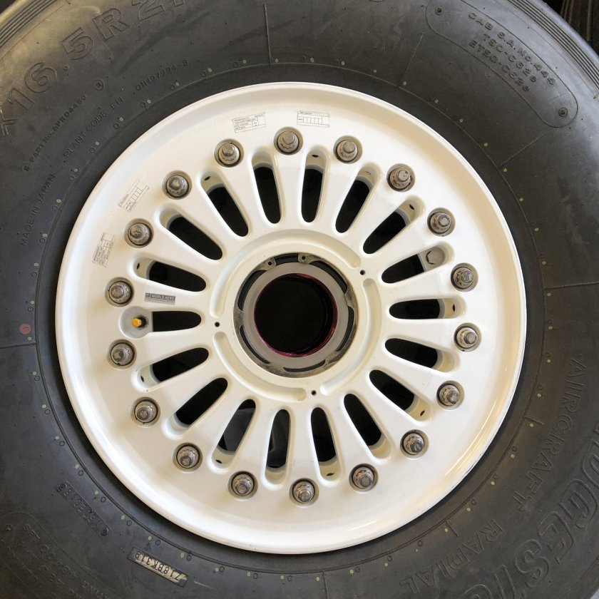 Main Wheel 737