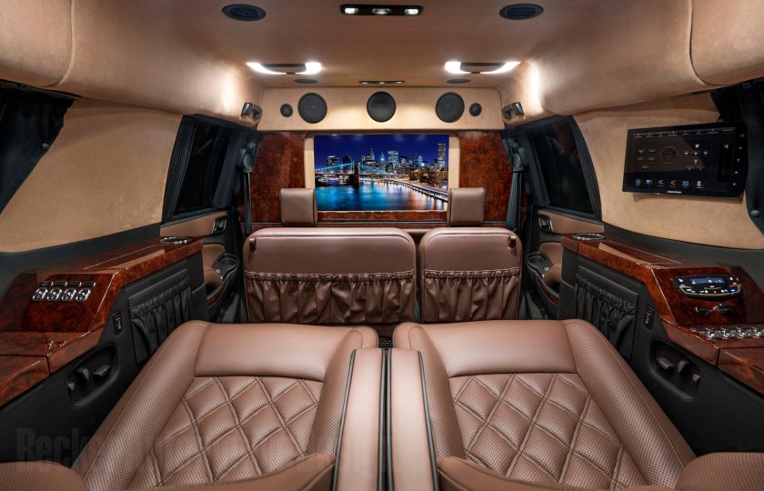 Кадиллак Эскалейд 2022 салон