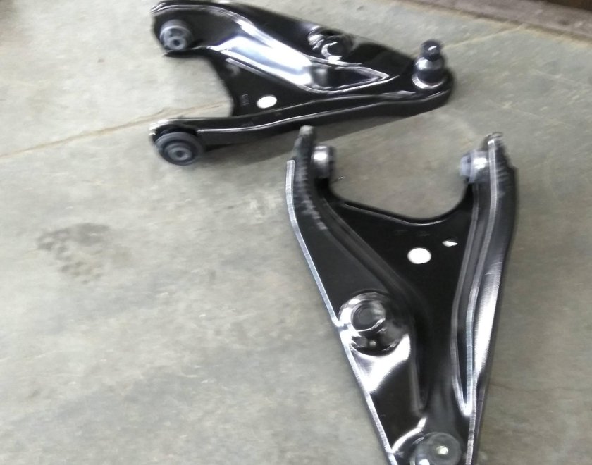 Рычаг подвески Рено Логан 1