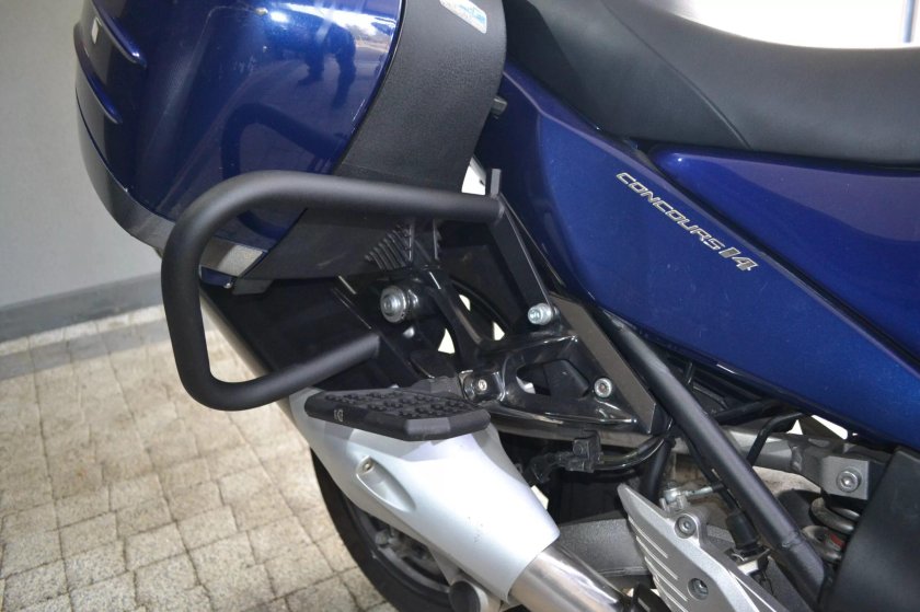 Kawasaki GTR 1400 без кофров