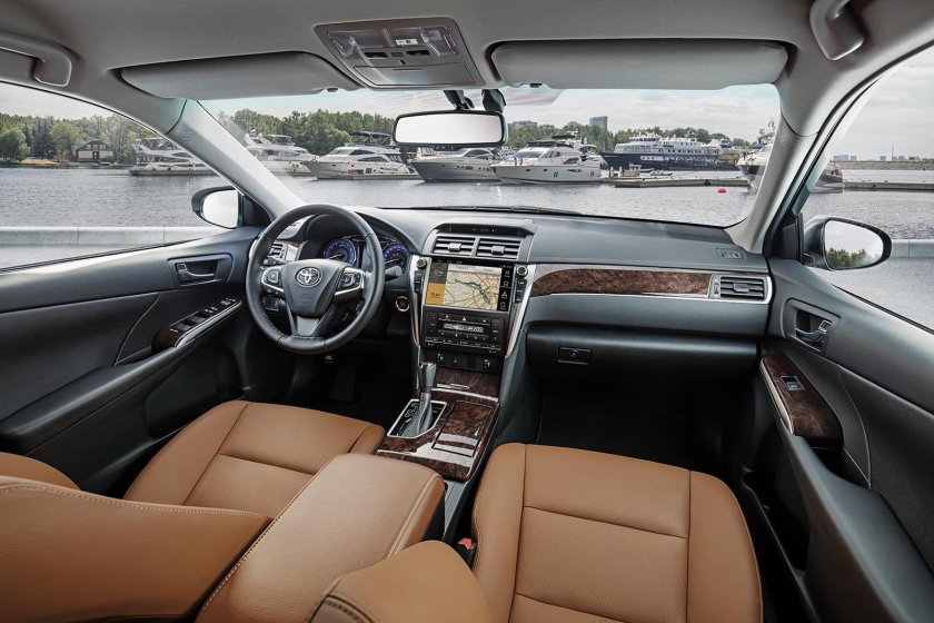 Toyota Camry 2016 салон