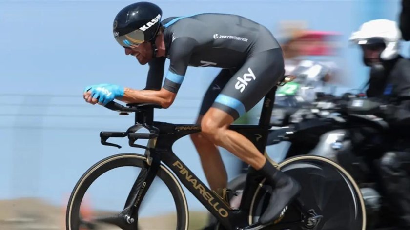 Шоссейный велосипедист